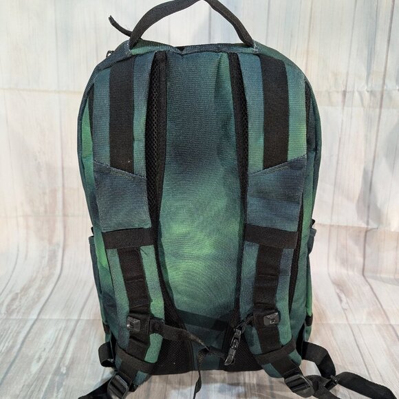 Oakley Enduro 2.0 30L Backpack in Faded Green - Picture 8 of 13